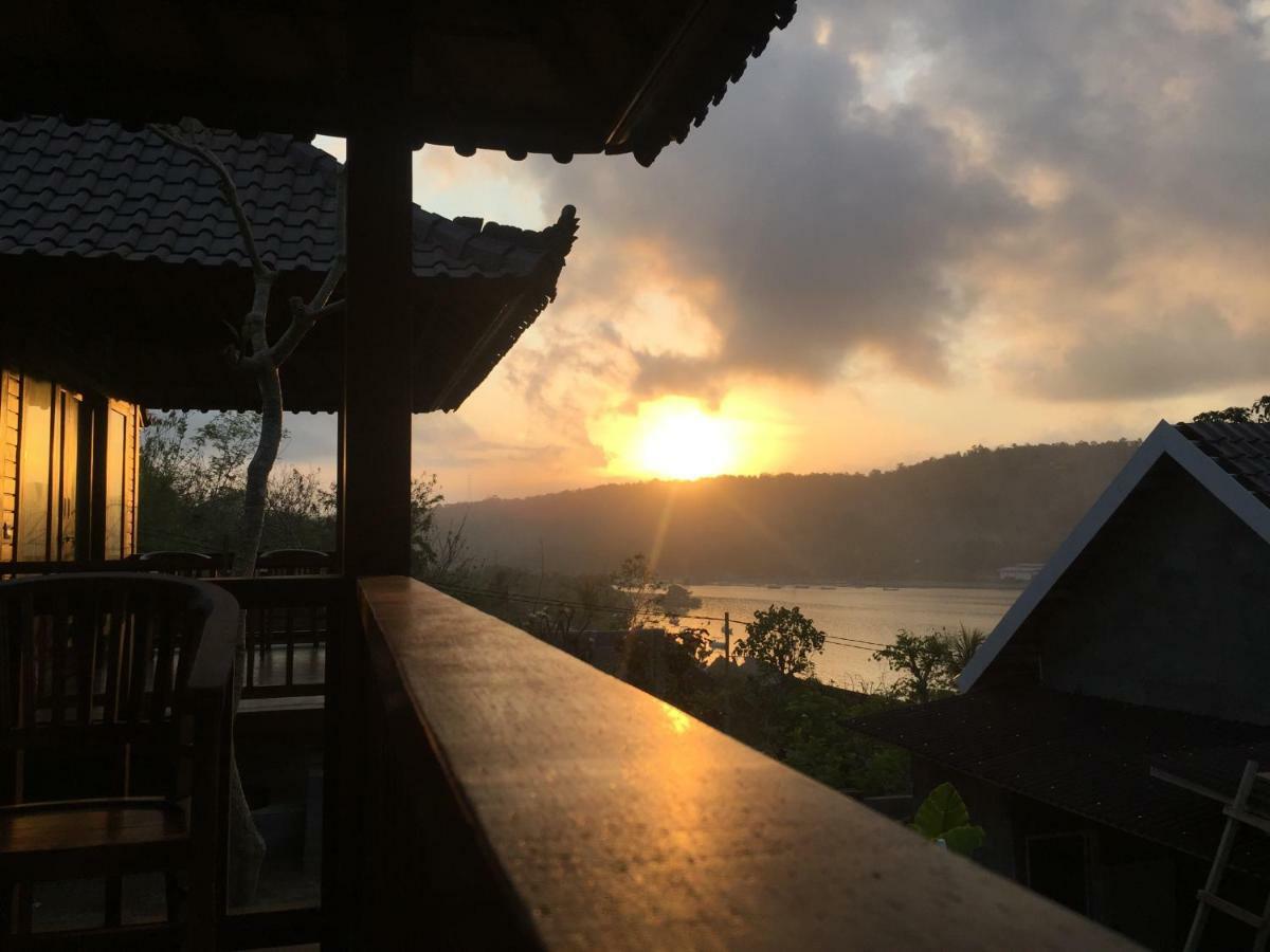 ホテル Sunday Huts Lembongan エクステリア 写真
