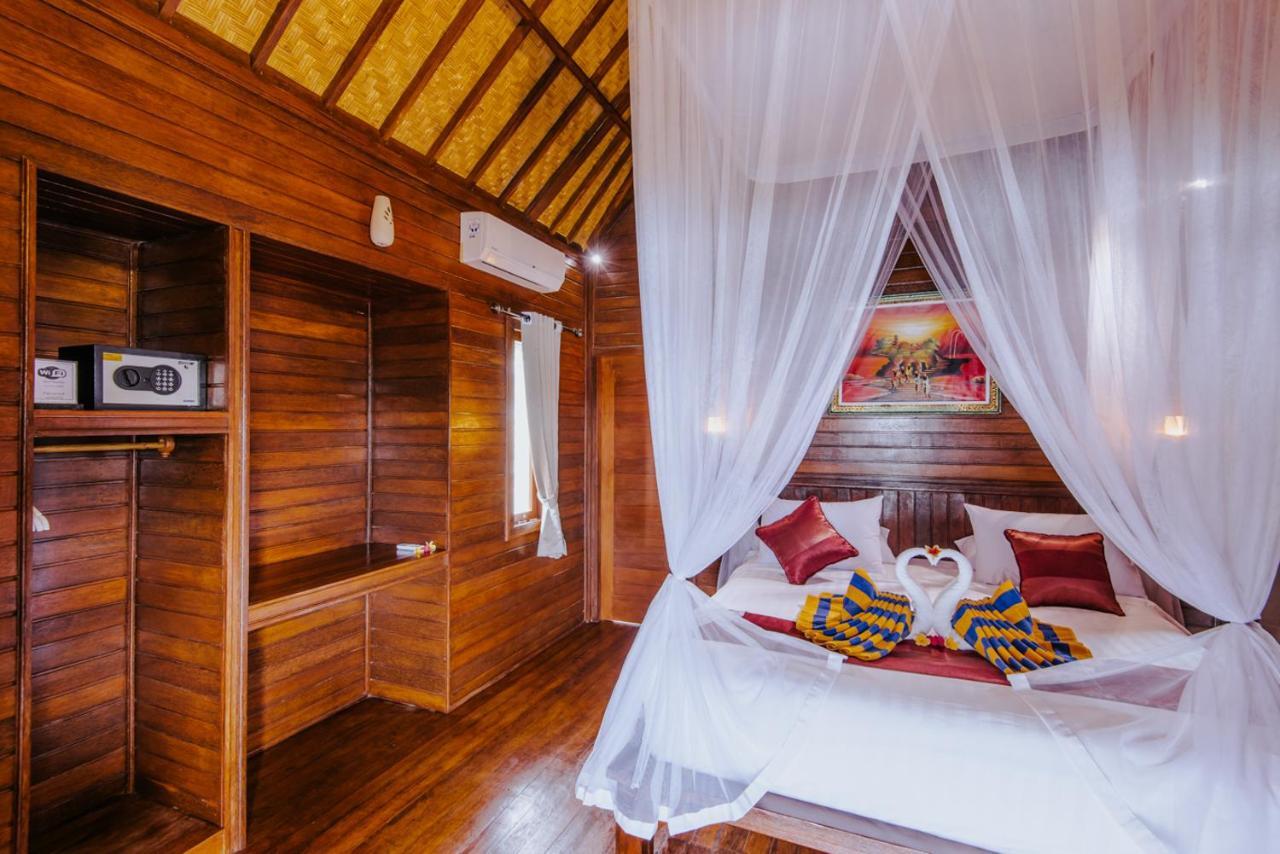 ホテル Sunday Huts Lembongan エクステリア 写真