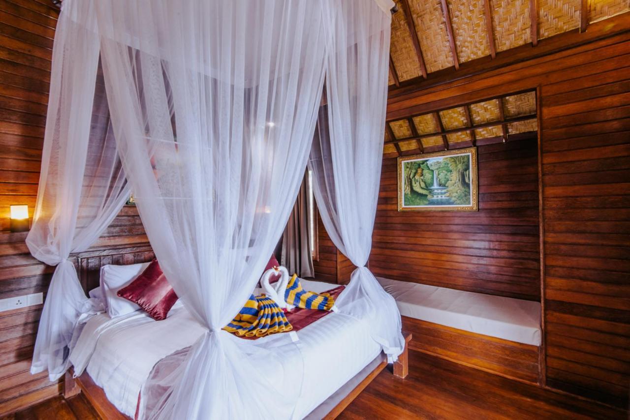 ホテル Sunday Huts Lembongan エクステリア 写真