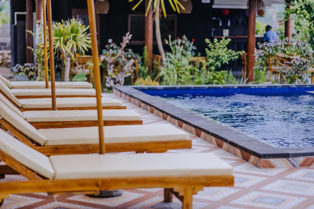 ホテル Sunday Huts Lembongan エクステリア 写真