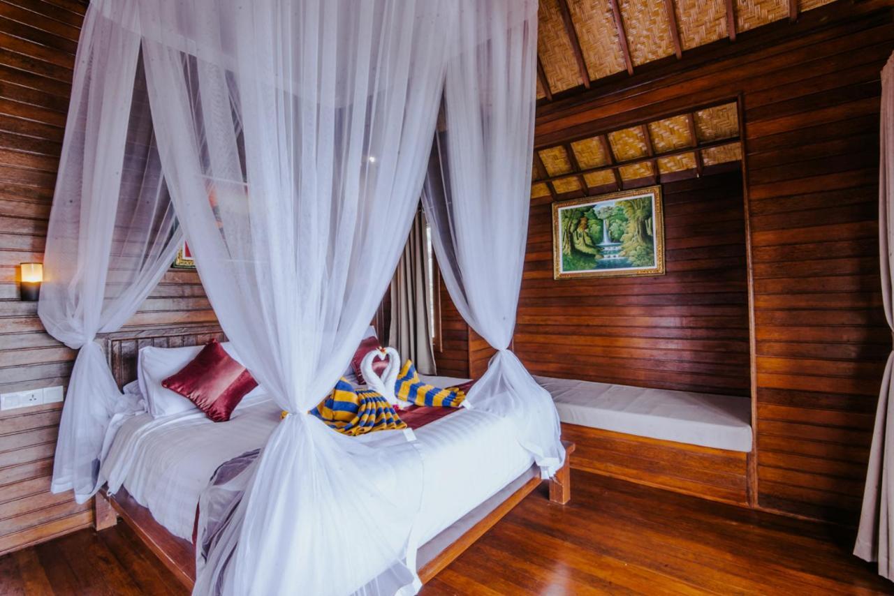 ホテル Sunday Huts Lembongan エクステリア 写真